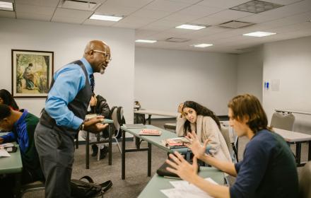 Table Talk: Learn How to Teach & Test English Conversation